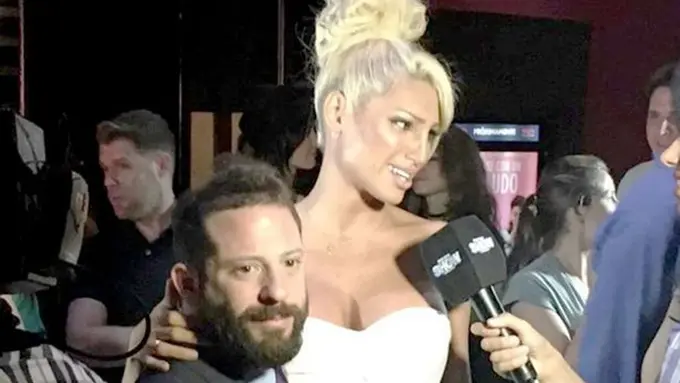 Usai Bertunangan, Model Ini Akui Jika Ia Mencintai Pria Jelek