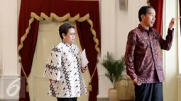 Presiden Jokowi (kanan) bersama Menlu Retno Marsudi bersiap menyambut kedatangan Putri Astrid dari Kerajaan Belgia di Istana Merdeka, Jakarta, Selasa (15/3). Jokowi bersama Putri Belgia melakukan pertemuan tertutup. (Liputan6.com/Faizal Fanani)