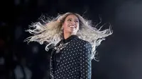 Beyonce ternyata mengalami kejadian tak menyenangkan saat menggelar konser. ( Andrew Harmik/AP Photo)