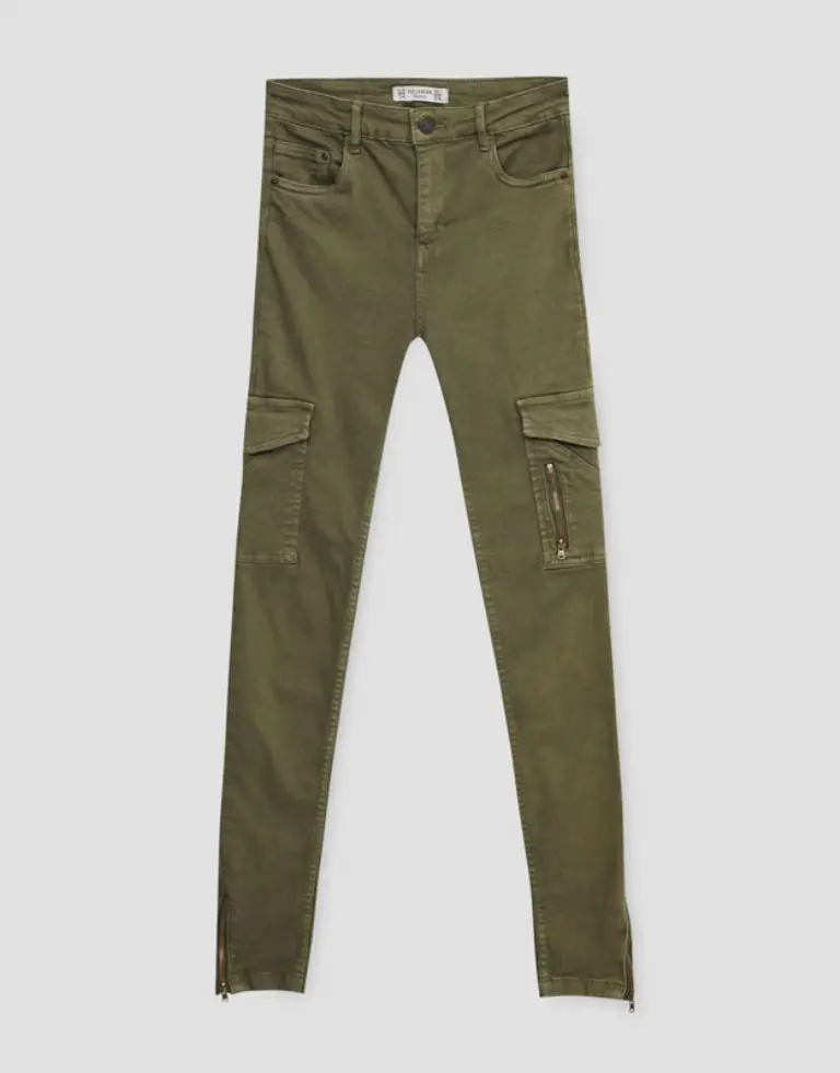Skinny cargo trousers, Rp 399.900. Pull & Bear
