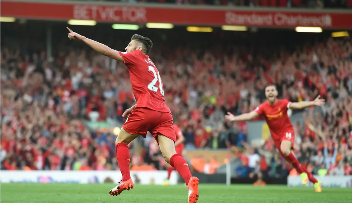 Ekspresi pemain Liverpool, Adam Lallana, setelah mencetak gol ketiga ke gawang Leicester City dalam laga Premier League di Stadion Anfield, Sabtu (10/9/2016). (AFP/Paul Ellis)