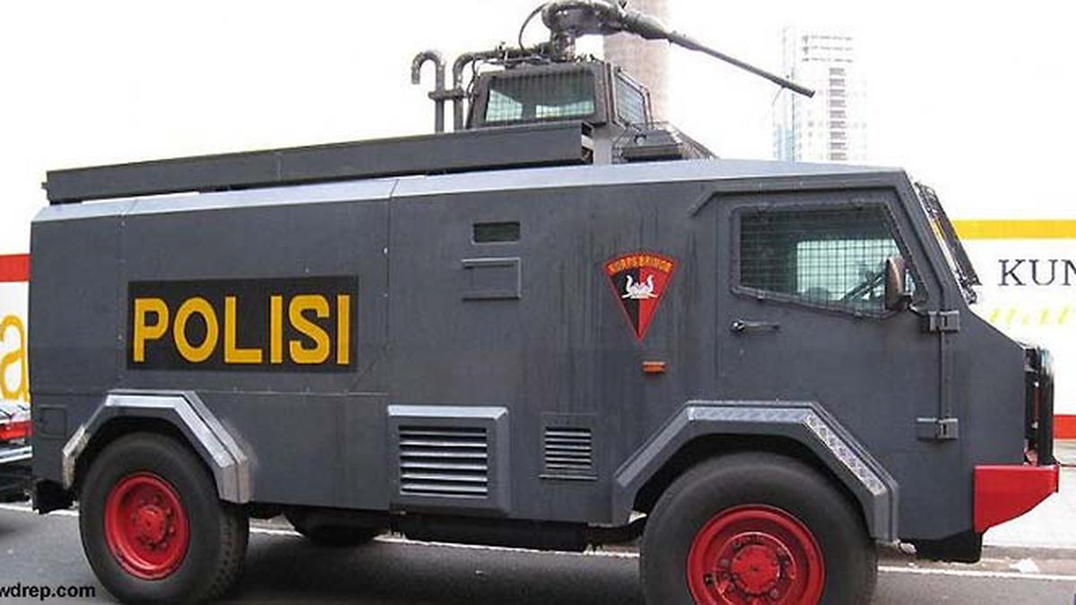 Brimob-Water Cannon Lengkap Siaga di Bundaran HI Jelang Aksi 1 May Day