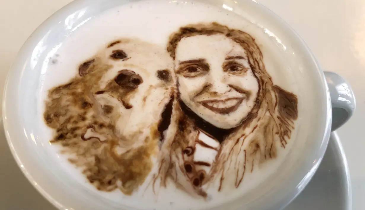 Foto pada 1 Maret 2018 memperlihatkan seni melukis latte atau latte art yang dibuat barista Korea Selatan, Lee Kang-Bin di kedai kopi, Seoul. Lee membutuhkan waktu sekitar 15 menit untuk menyelesaikan menghias secangkir latte. (AP/Dino Hazell)