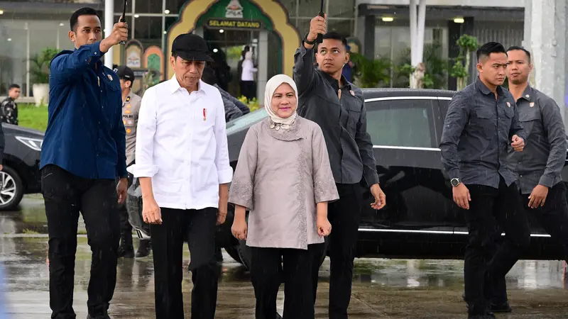 Presiden Joko Widodo atau Jokowi dan Ibu Negara Iriana melanjutkan rangkaian kunjungan kerja dengan bertolak menuju Provinsi Aceh, Senin (9/9/2024).