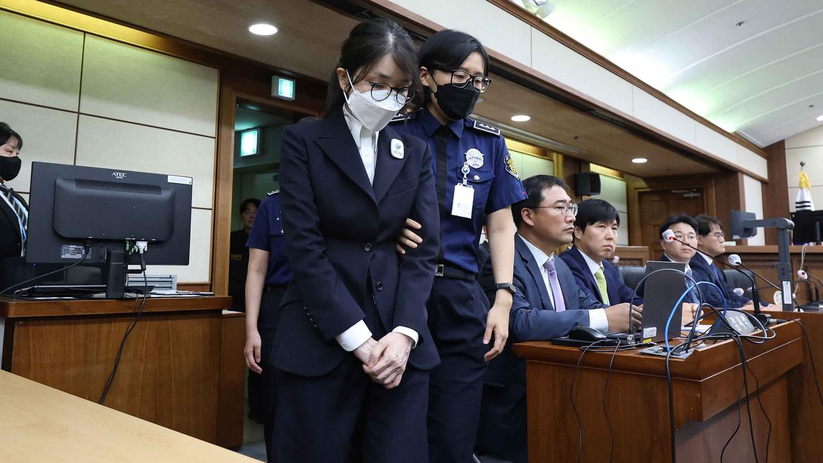 Terjerat Kasus Korupsi, Mantan Ibu Negara Korsel Mulai Diadili