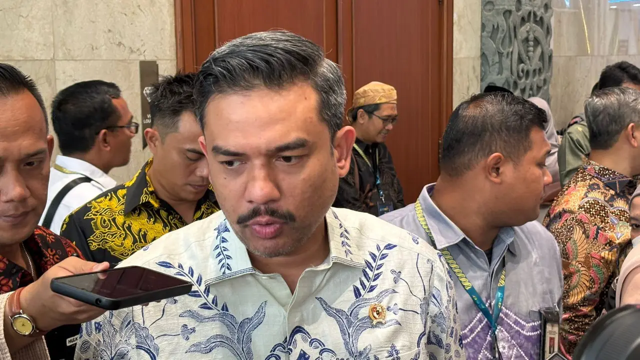 Menteri Usaha Makro, Kecil dan Menengah (UMKM) Maman Abdurrahman usai menghadiri acara ISEF ke-11 tahun 2024, di JCC, Jakarta, Rabu (30/10/2024). (Tira/Liputan6.com)