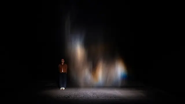 Refleksi Hubungan Manusia dengan Alam Lewat Instalasi Seni Warna dan Cahaya Karya Olafur Eliasson