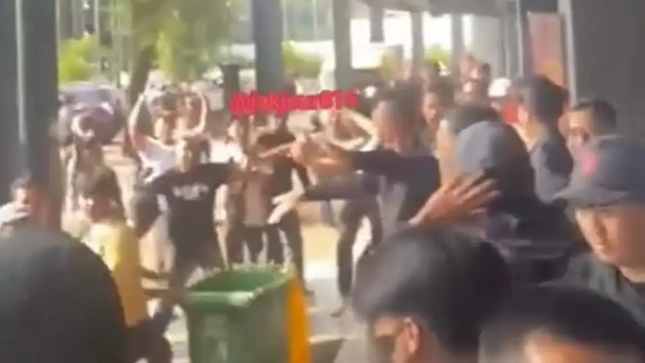 Viral dua kelompok atlet MMA bersitegang di Istora Senayan, Jakarta Pusat