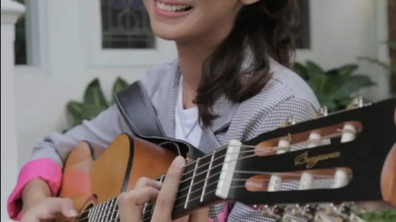 Safira (https://www.instagram.com/p/Cnt32N9ugET/)