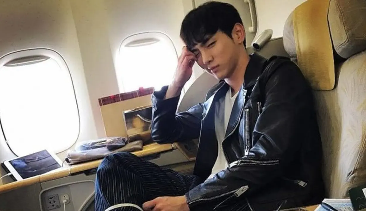 "Aku dibesarkan di lingkungan yang ketat, jadi aku bepikir jika aku selalu benar. Setelah pindah, kami sadar jika betapa berhargana kami bagi yang lain," jelasnya. (Foto: Soompi.com)