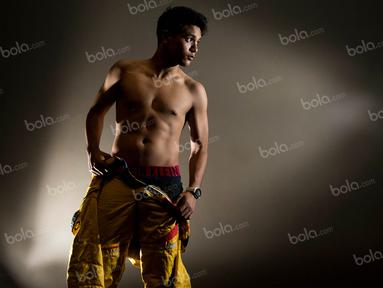 Pebalap Indonesia, Philo Paz Armand, melakukan sesi pemotretan di Kantor Redaksi Bola.com, Jakarta, Kamis (14/4/2016). Berikut foto-foto eksklusif Philo Paz Armand. (Bola.com/Vitalis Yogi Trisna)