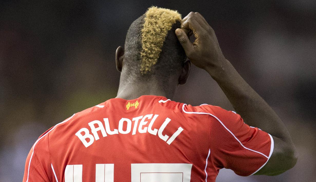 5. Mario Balotelli – Performanya menurun drastis saat membela The Reds pada musim panas 2014. Padahal sebelumnya pemain keturunan Ghana ini adalah wonderkid yang ikut merasakan treble winner bersama I Nerazzurri. (AFP/Oli Scarff)