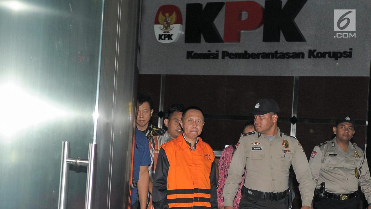 PHOTO: Ditetapkan Tersangka Begini Ekspresi Bupati dan Kejari Pamekasan