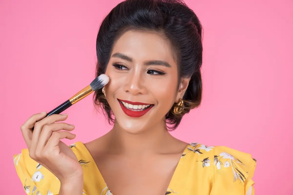 Tips mengatasi makeup cakey