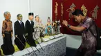 Wayang golek sejumlah tokoh negara dipamerkan dalam festival Wayang Goes To Campus di Balairung UI, Depok, (24/9/2014). (Liputan6.com/Helmi Fithriansyah)