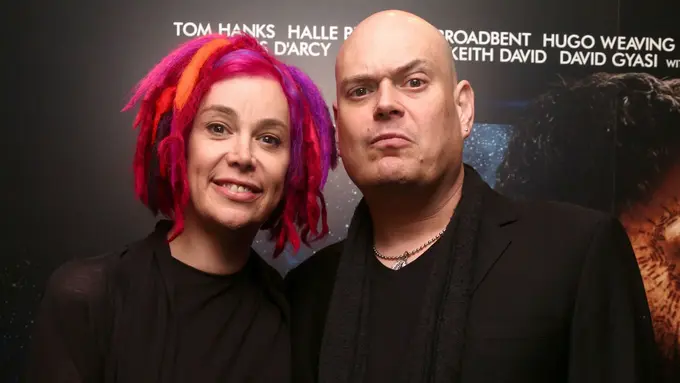 [Bintang] Laurence "Larry" Wachowski dan Andrew Paul "Andy" Wachowski. 