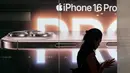 Sebelumnya, pada Oktober 2024, pemerintah Indonesia sempat melarang pemasaran dan penjualan iPhone 16 series. (BAY ISMOYO/AFP)