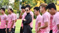 Sosok Madam Pang, miliarder sekaligus manajer timnas Thailand. (Sumber: Instagram/panglamsam)