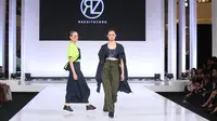 Fashionlink x BLCKVNUE present IN.MIND by Bateeq, Raegitazoro, dan Saul di JFW 2019. (Nurwahyunan/Fimela.com)