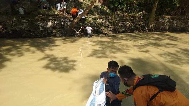 Aksi Bersih Sungai Babura Medan