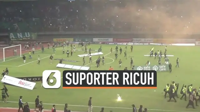 Pertandingan Persebaya Surabaya melawan PSS Sleman hari Selasa (29/10/19) diwarnai kericuhan. Saat laga berakhir suporter persebaya marah dan merusak fasilitas stadion karena timnya kalah 2-3.