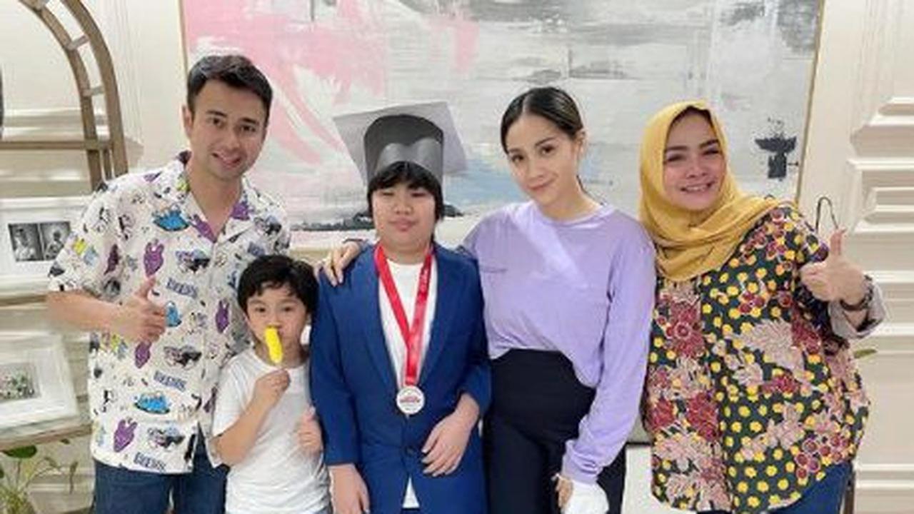 6 Potret Rumah Mertua Selebriti, Tak Kalah Mewah