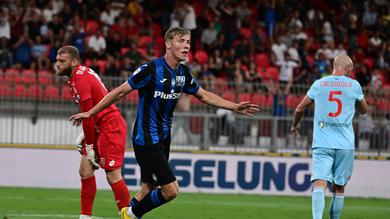 <p>Penyerang Atalanta Rasmus Hojlund. (MIGUEL MEDINA / AFP)</p>