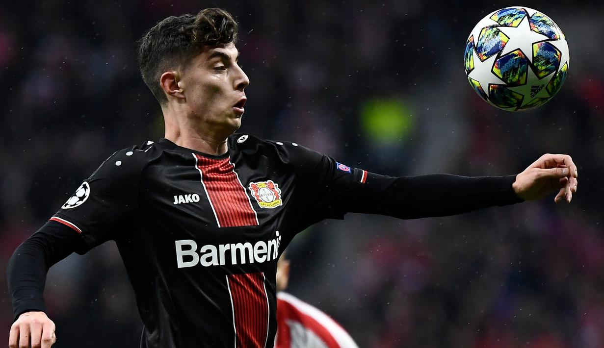 1. Kai Havertz (Leverkusen) - Performa Havertz memang luar biasa sejak musim lalu dan musim ini. Pemain asal Jerman ini dikabarkan sudah mendapat tawaran dari tujuh klub dan satu di antaranya adalah Liverpool.(AFP/Oscar Del Pozo)