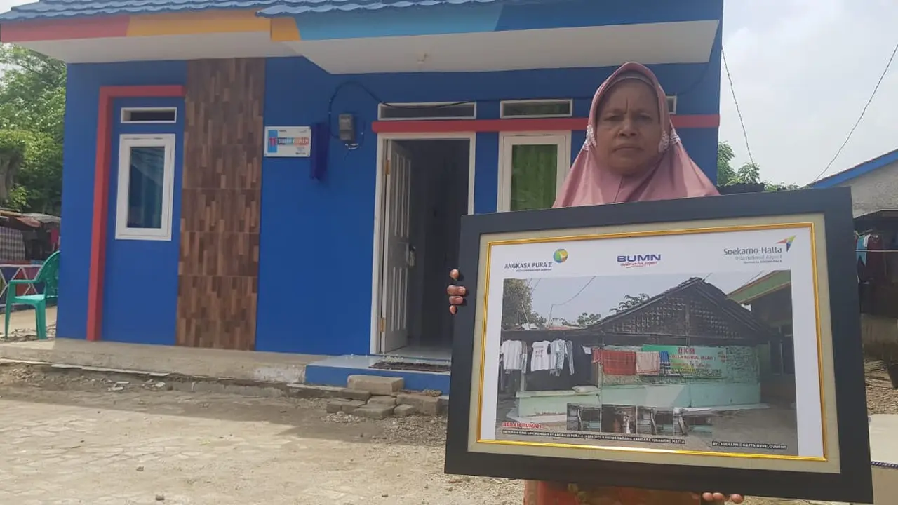 PT Angkasa Pura II bedah 15 rumah tak layak huni.