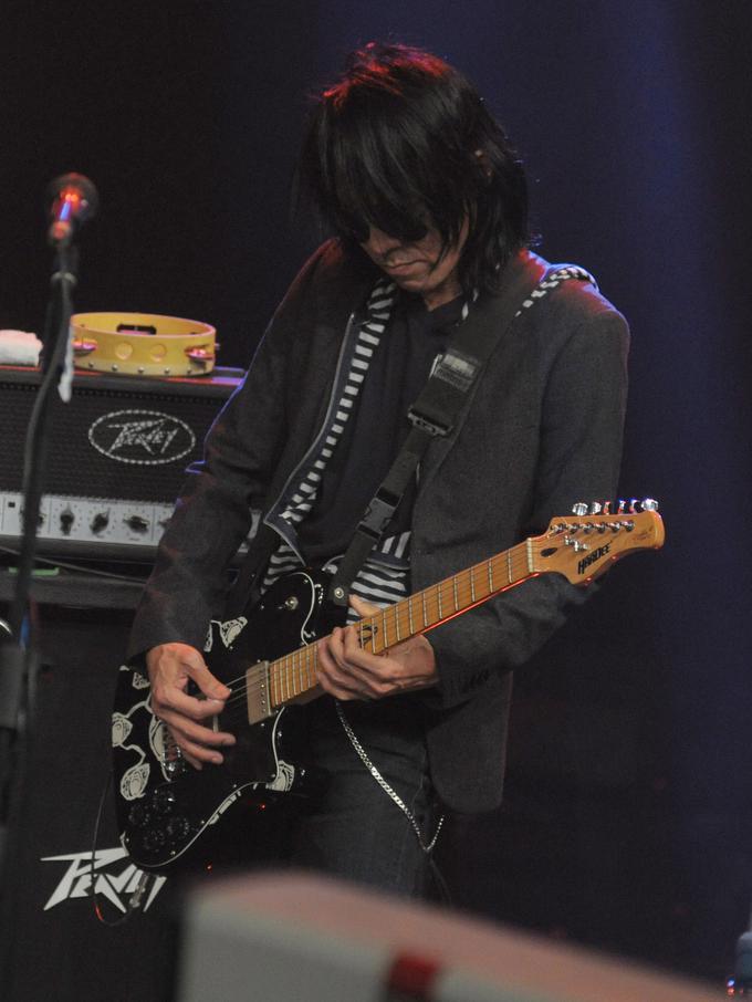 Abdee Negara Tampil di Konser Legenda 32 Tahun Slank ...