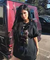 Kylie Jenner kini tengah berbahagia karena baru melahirkan anak pertamanya, Stormi. (instagram/kyliejenner)
