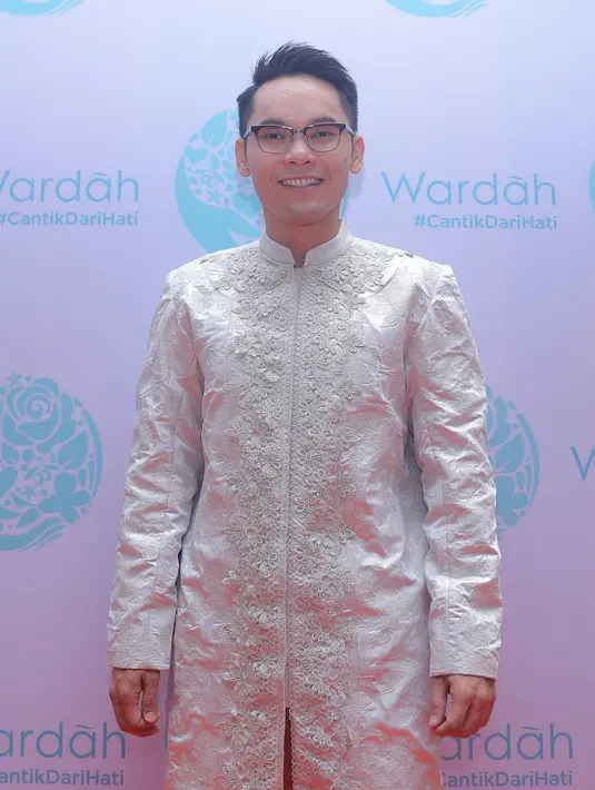 Disaat Ben masih merahasiakan perempuan yang akan menjadi istrinya tahun ini. Sebuah  foto surat pengantar pernikahan Ben Kasyafani beredar didunia maya pada Minggu (26/6/2016). (Andy Masela/Bintang.com)