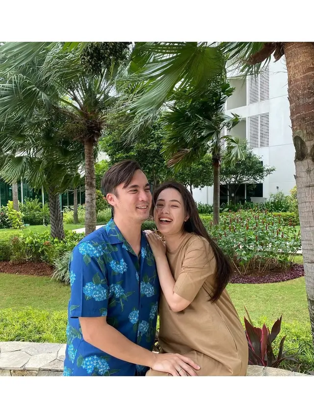 6 Potret Mesra Rendy Kjaernett dan Lady Nayoan, Sudah 9 Tahun Menikah