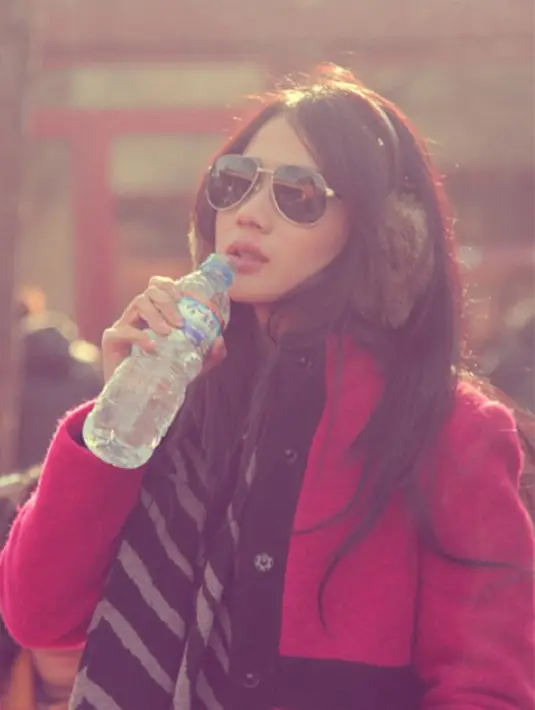 Wanita cantik kelahiran 2 Agustus 1987 ini dikenal publik setelah ia bermain dalam film Simfoni Luar Biasa. (Via Instagram/@Gistaputri)