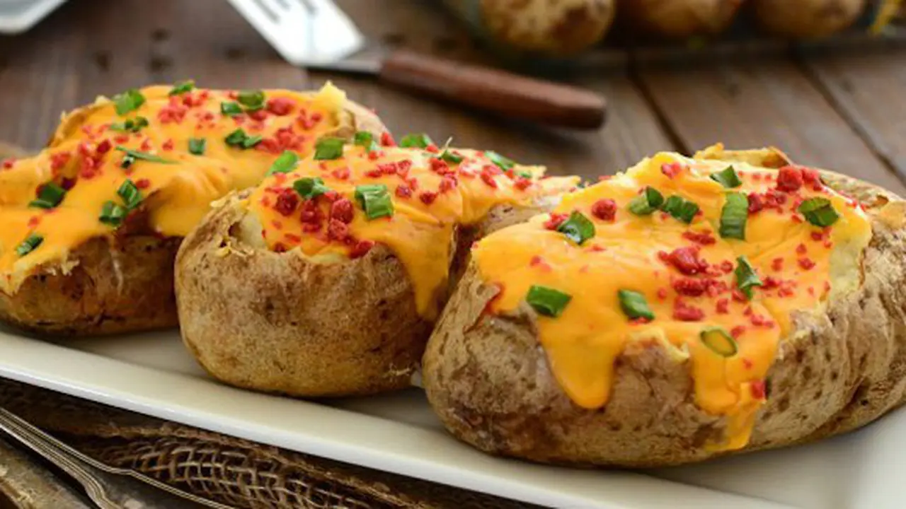 Baked potato yang enak / veggieonapenny.com
