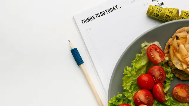 Ilustrasi menghitung kalori/freepik.com/stockking