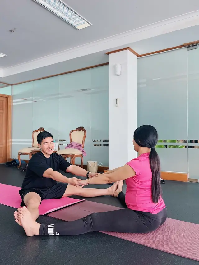 Erina Gudono lakoni prenatal yoga (Instagram/jamilatus.sadiyah)