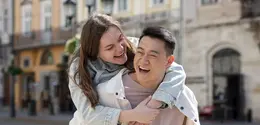 Setiap hubungan tentu memiliki perbedaan, tetapi beberapa pasangan zodiak konon lebih mudah memahami karakter satu sama lain. (Foto/Dok: Magnific)