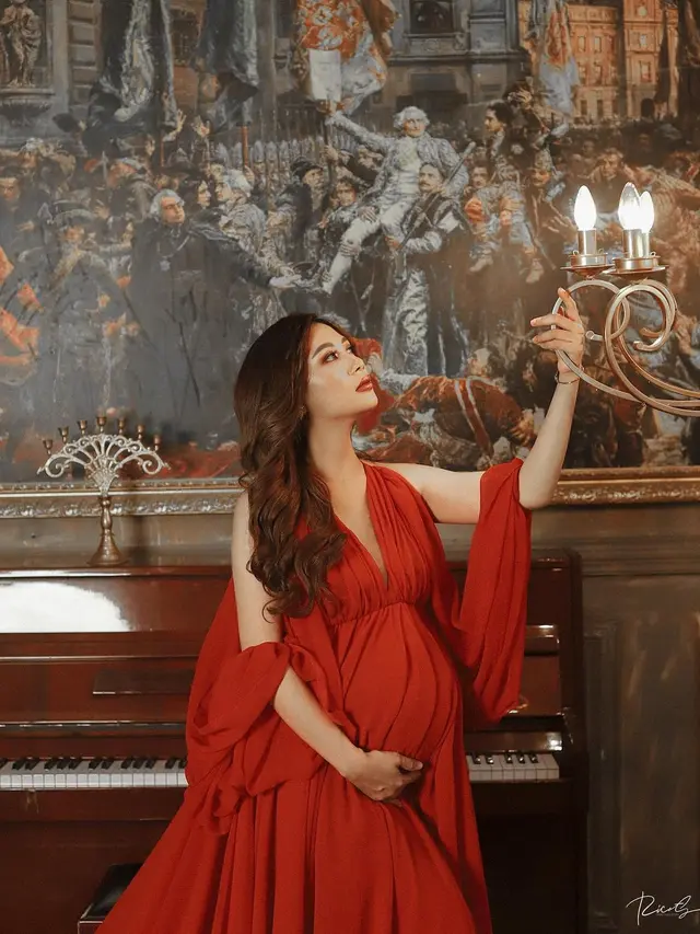 6 Potret Maternity Shoot Delta Hesti. (Sumber: Instagram/deltahesti)