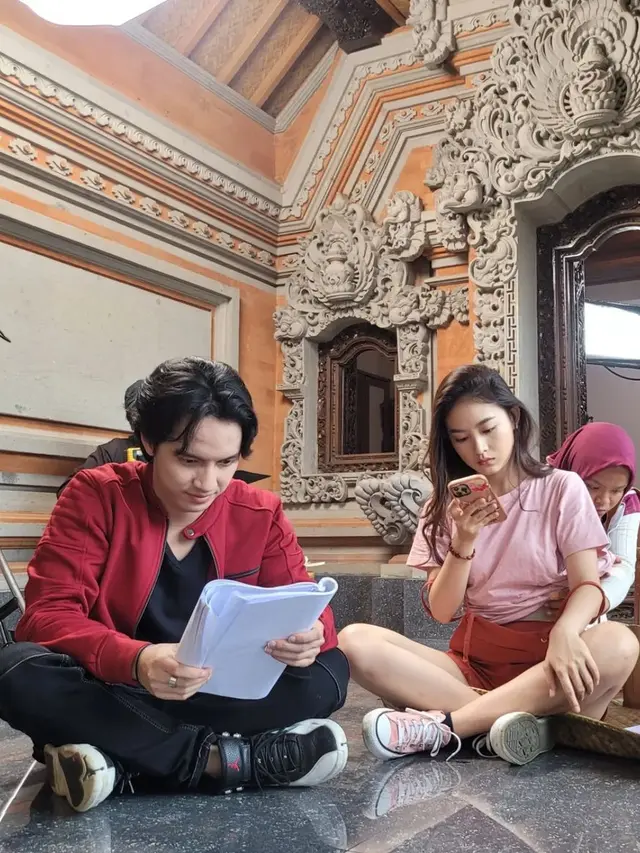 Natasha Wilona dan Farhan Rasyid adu akting di series Firasat (Foto: Instagram @dewiahmaad)