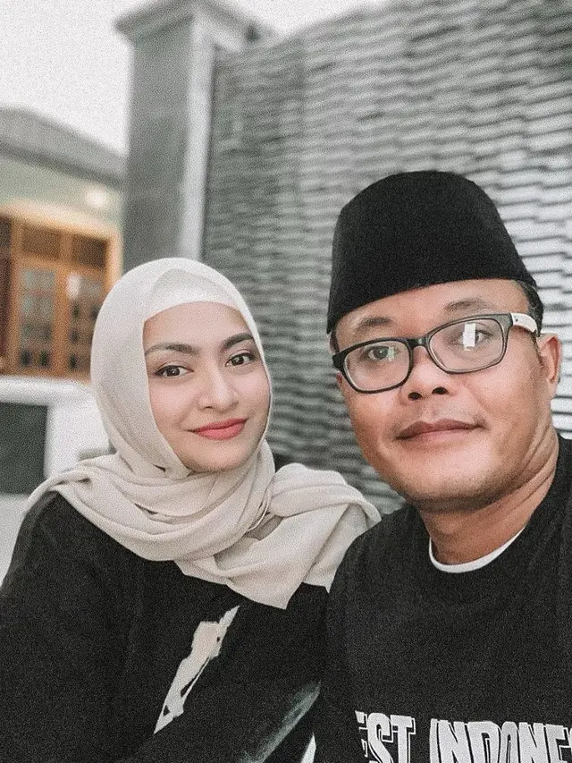 Potret Nathalie Holscher Pakai Hijab. (Sumber: Instagram/fpanjikomara)