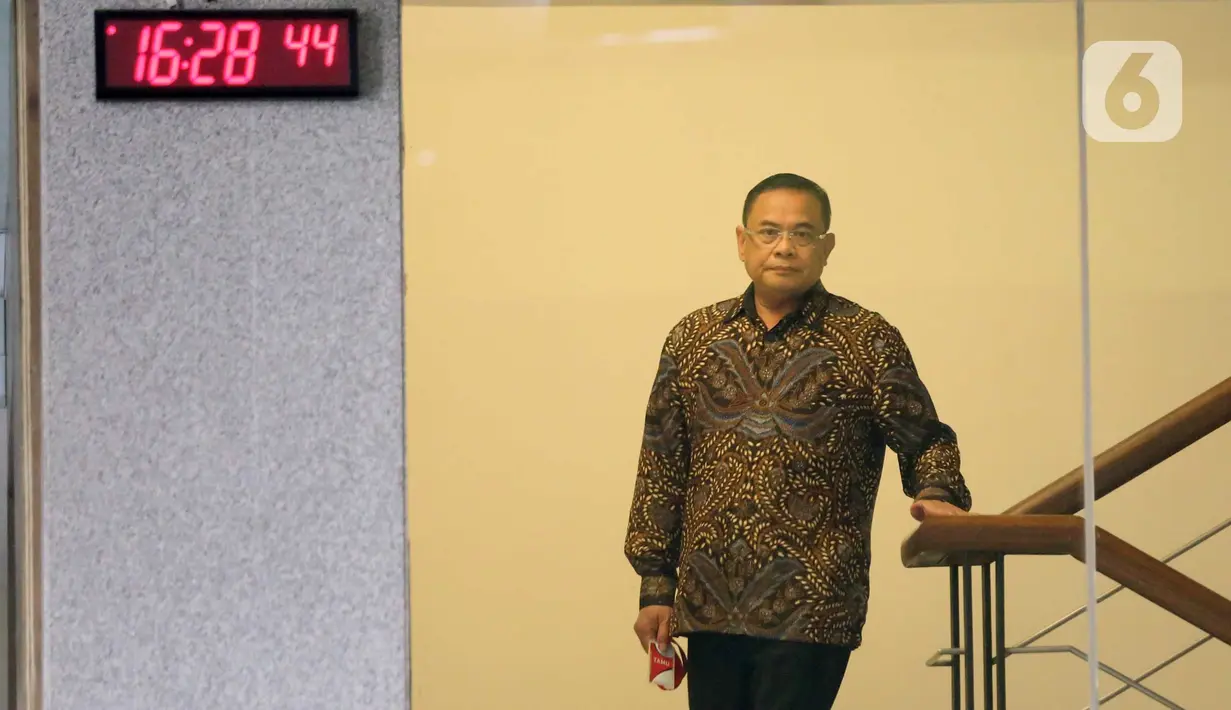 Sudewo menjalani pemeriksaan terkait kasus dugaan kasus dugaan suap mengenai pengkondisian proyek jalur kereta api di Direktorat Jenderal Perkeretaapian atau DJKA, Kementerian Perhubungan (Kemenhub), khususnya terkait proyek di wilayah Jawa Tengah. (Liputan6.com/Helmi Fithriansyah)