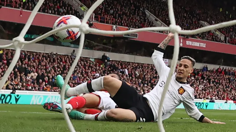 Foto: Aksi Ciamik Antony saat MU Gasak Nottingham Forest, Bantu Setan Merah Duduki Peringkat Tiga Klasemen Liga Inggris