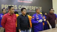Dir Polairud Polda Gorontalo Kombes Pol Saiful Alam saat memberikan keterangan kepada awak media (Arfandi Ibrahim/Liputan6.com)