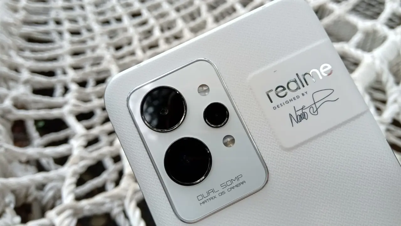 Kamera belakang Realme GT 2 Pro