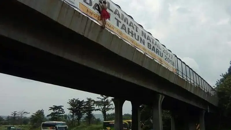 Dilarang Pacaran, Siswi SMP Nekat Lompat dari Jembatan