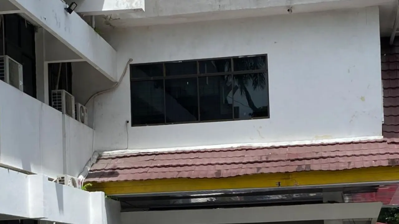 Tim KPK menggeledah Kantor Badan Pengelola Keuangan dan Aset Daerah (BPKAD) Provinsi Riau terkait pengembangan kasus korupsi Gubernur Riau nonaktif Abdul Wahid.