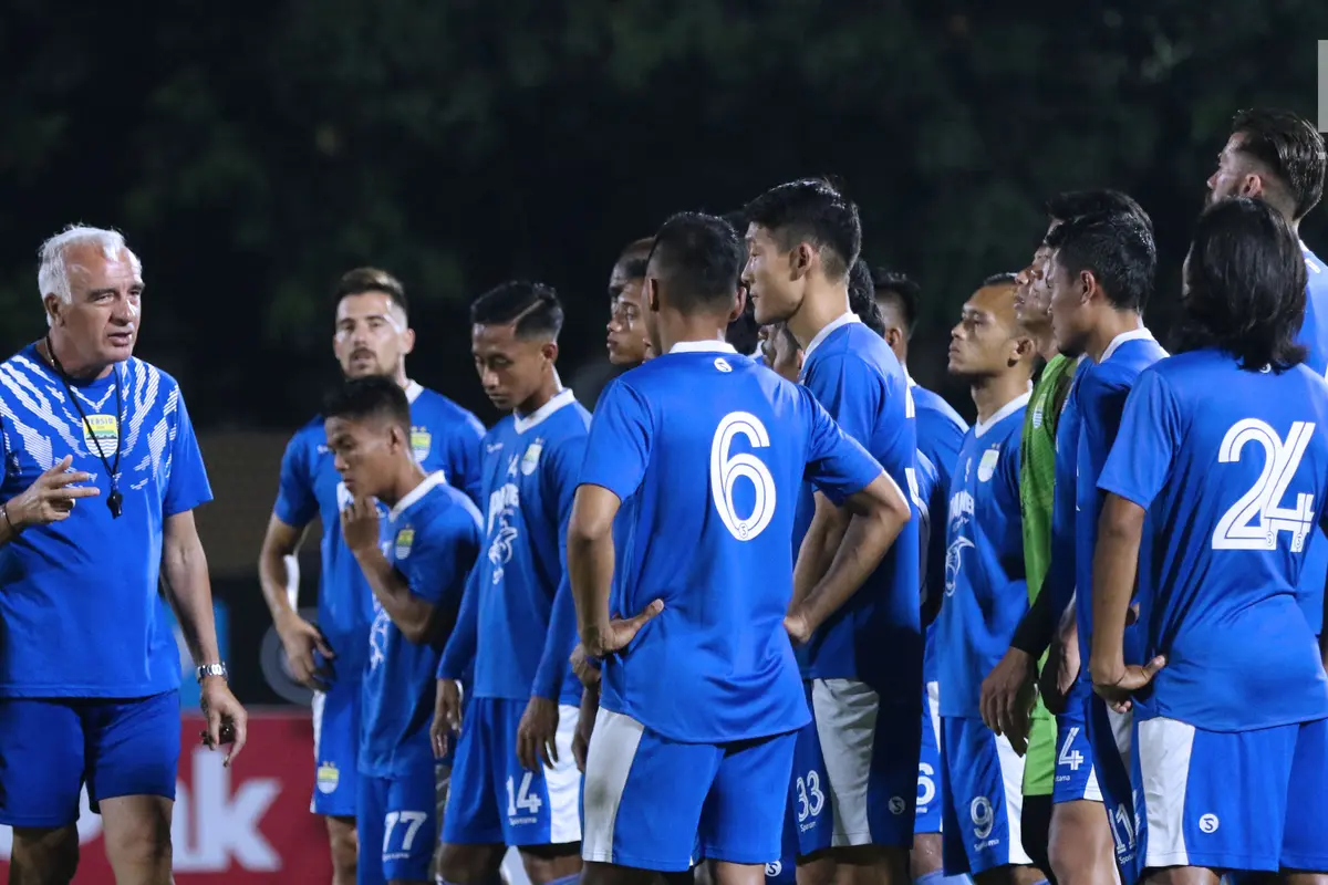 Persib Jajal Stadion PTIK