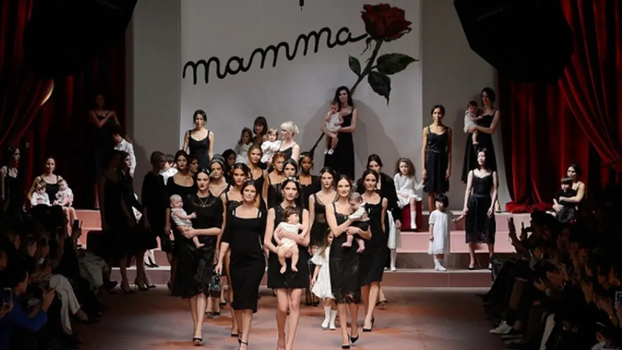 Dolce & Gabbana - Milan Fashion Week Autumn Winter 2015