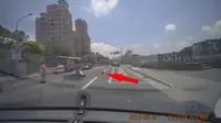 Begini Bahayanya Pakai Helm yang Tidak Diklik
